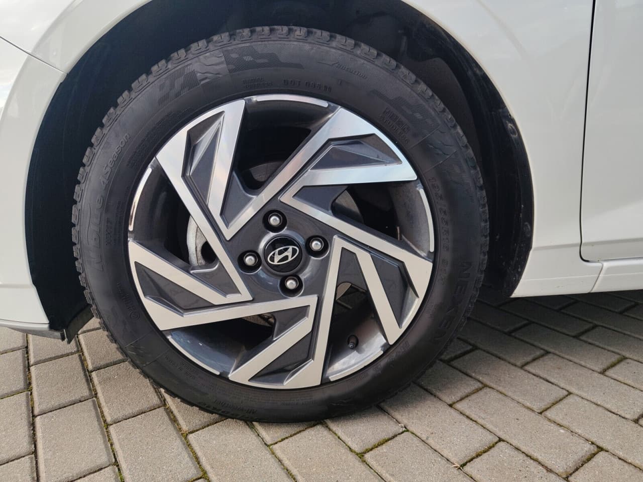 Hyundai i20 - zdjęcie 19