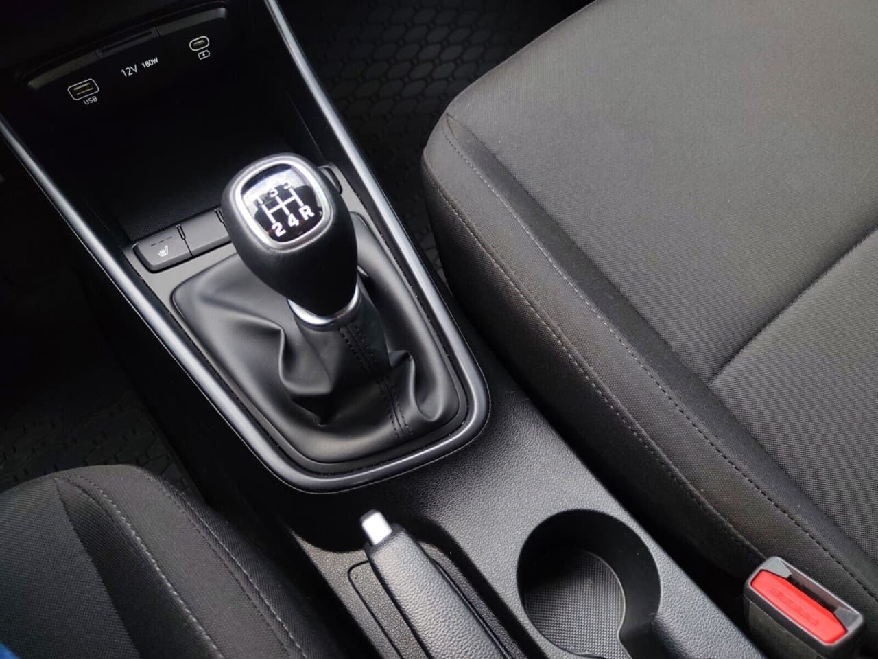 Hyundai i20 - zdjęcie 16