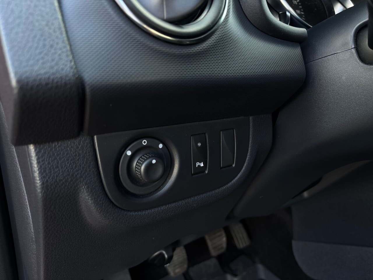 Dacia Sandero - zdjęcie 14