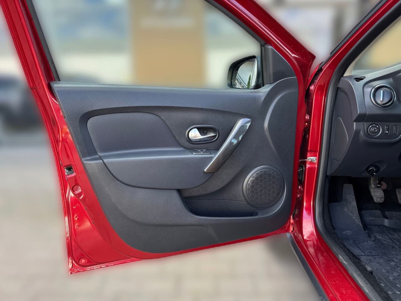 Dacia Sandero - zdjęcie 9
