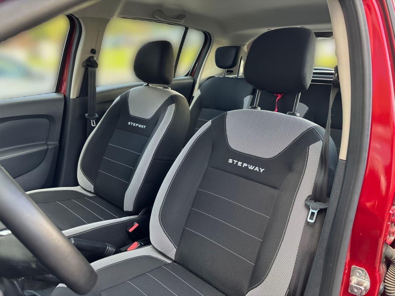 Dacia Sandero - zdjęcie 11