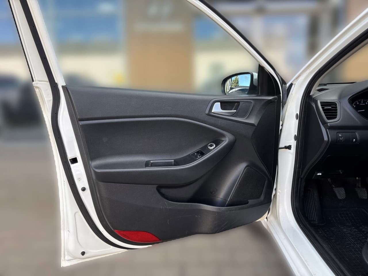 Hyundai i20 - zdjęcie 9