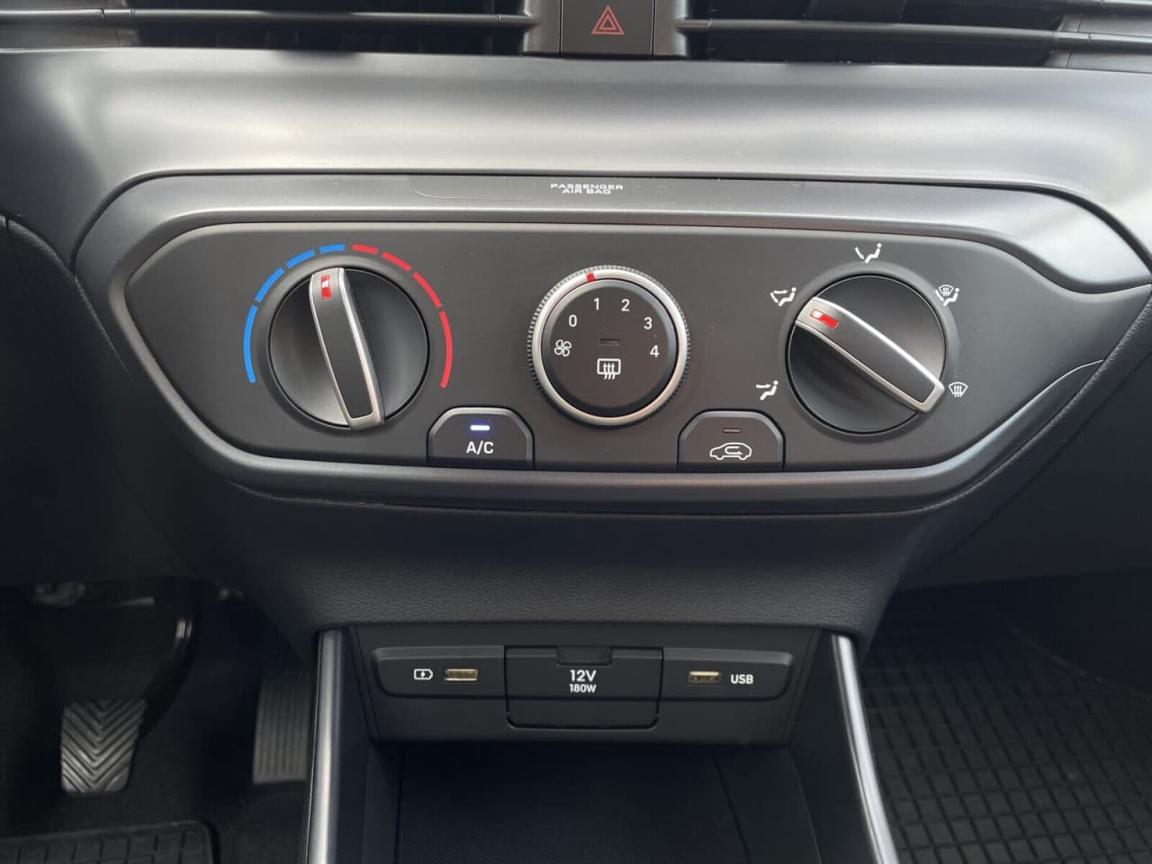 Hyundai i20 - zdjęcie 18